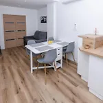 Le Refuge Pyreneen - Climatisation Parking Wifi Espace De Travail - Neuf- Tres Belle Vue Sur Les Pyrenees - 2 Lits - Speciale Apartamento Assat