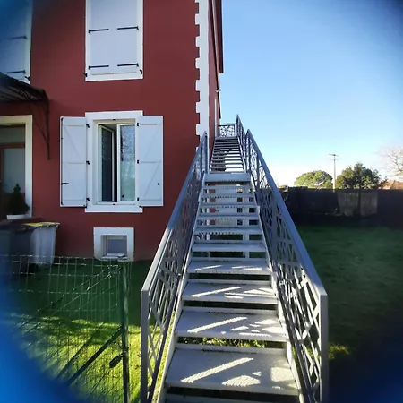 Apartment Le Refuge Pyreneen - Climatisation Parking Wifi Espace De Travail - Neuf- Tres Belle Vue Sur Les Pyrenees - 2 Lits - Speciale Assat