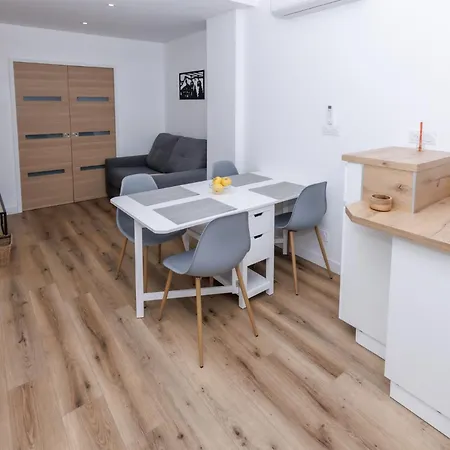 Le Refuge Pyreneen - Climatisation Parking Wifi Espace De Travail - Neuf- Tres Belle Vue Sur Les Pyrenees - 2 Lits - Speciale Apartment Assat